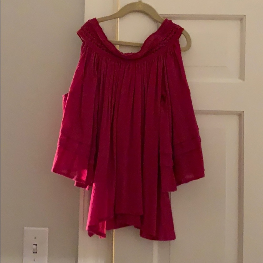 Sun & shadow NWT hot pink cold shoulder blouse